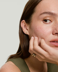Single Maris Shell Mini Stud-10k Yellow Gold