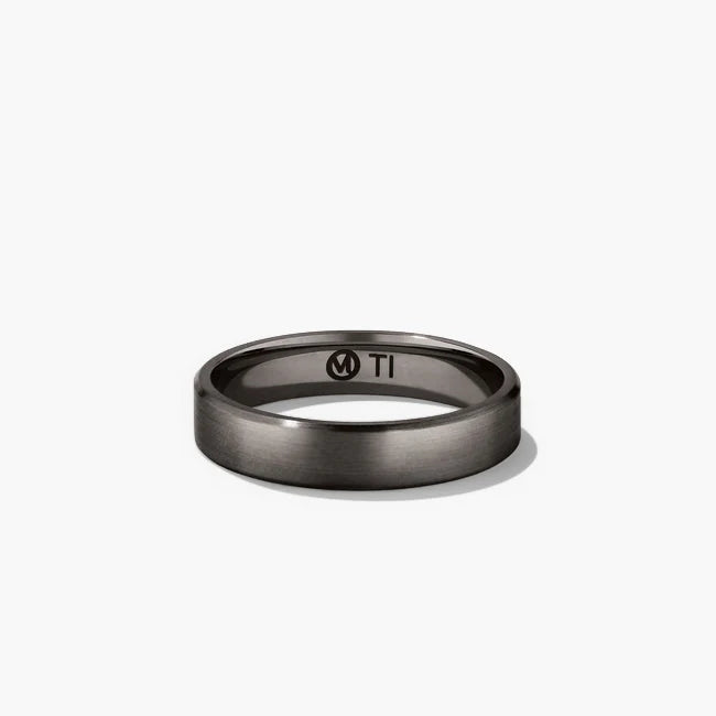 4mm Smooth Band-Black Titanium / 7