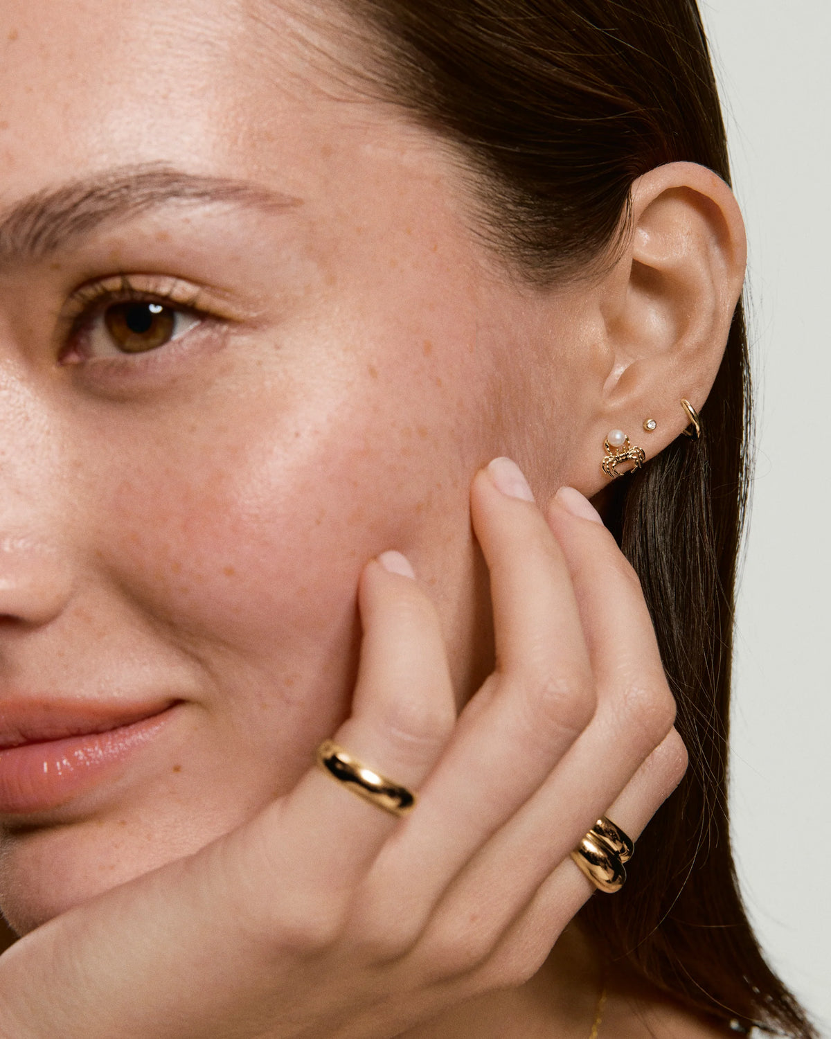 In a Pinch Pearl Studs-18k Gold Vermeil / Pearl